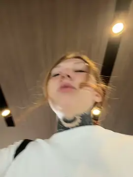 FionaMurr online show from February 19, 2026, 4:20 am