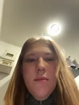 FionaMurr online show from July 6, 2026, 2:07 am