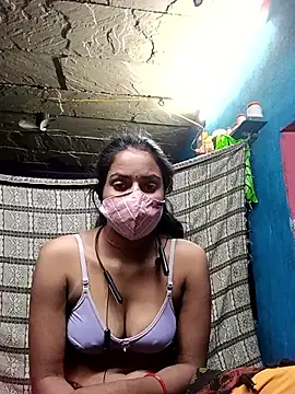 Poonam8080 online show from December 16, 2025, 6:45 pm