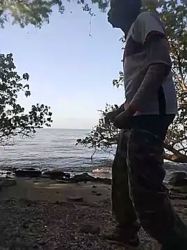 Snapshot of Andreskelly chatting on April 2, 2026, 12:23 pm Andreskelly online show from April 2, 2026, 12:23 pm