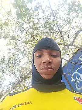 Snapshot of Andreskelly chatting on April 4, 2026, 12:23 pm Andreskelly online show from April 4, 2026, 12:23 pm