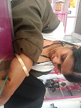 nehakapoor89 online show from February 21, 2026, 6:37 am