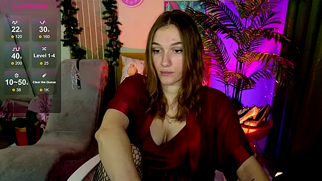 CarolainGilbert online show from December 17, 2025, 8:25 pm