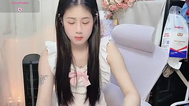 Snapshot of Yvonne-07 chatting on March 19, 2026, 3:01 pm Yvonne-07 online show from March 19, 2026, 3:01 pm