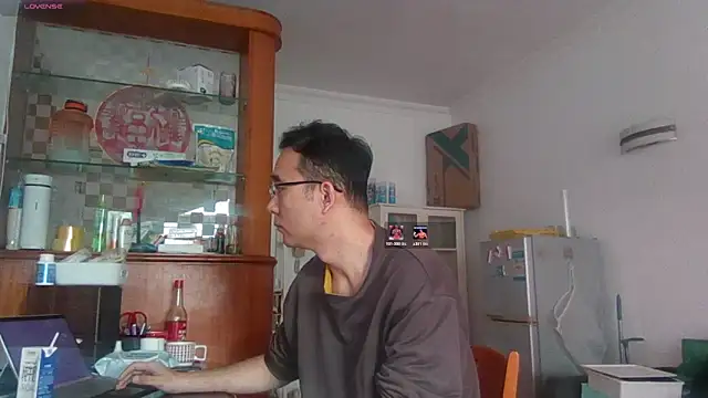 jjjjay123 online show from January 19, 2026, 2:26 am