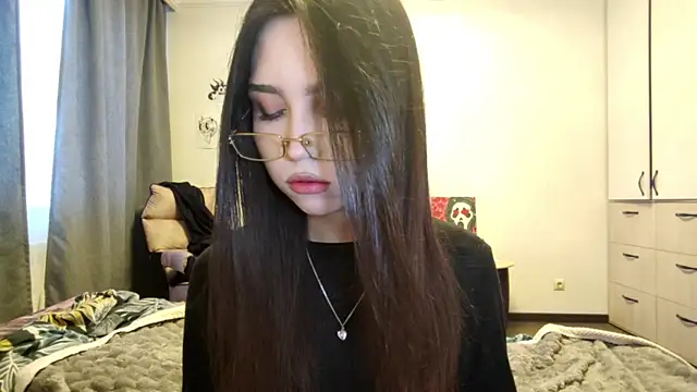 Qwami Amie online show from February 22, 2026, 8:39 am