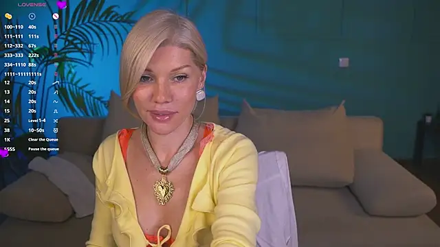 Lindsi Luvviv online show from May 23, 2026, 4:06 pm