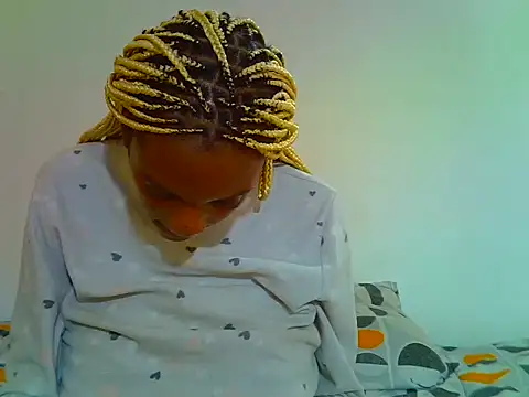 Snapshot of PetiteDoll_06 chatting on April 27, 2026, 10:46 am PetiteDoll 06 online show from April 27, 2026, 10:46 am