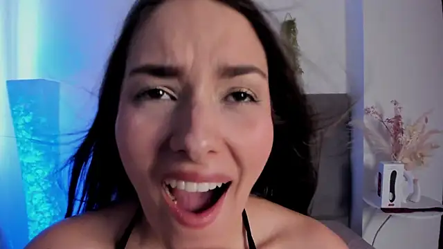 JulietaSnow online show from March 17, 2026, 6:22 pm