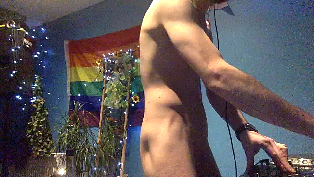 nutt max online show from December 23, 2025, 1:27 am