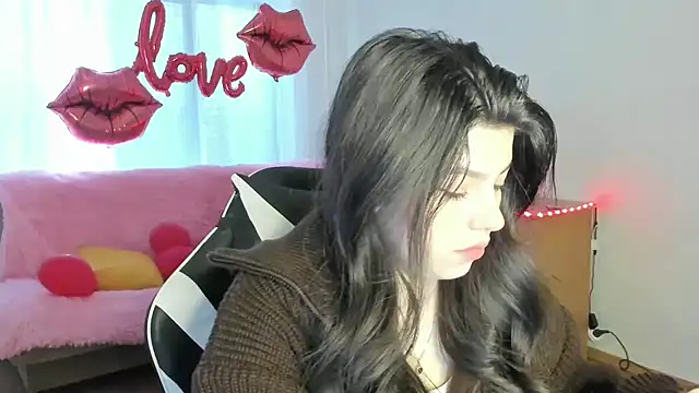 KisaModel online show from February 17, 2026, 5:49 am