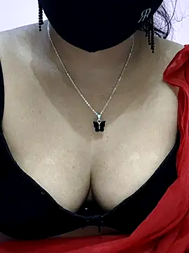 Snapshot of snehatraditional chatting on January 10, 2026, 3:07 pm snehatraditional online show from January 10, 2026, 3:07 pm