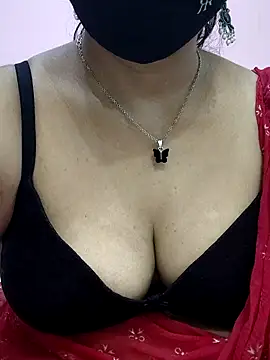 Snapshot of snehatraditional chatting on December 21, 2025, 6:37 am snehatraditional online show from December 21, 2025, 6:37 am