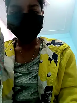 Snapshot of RV_525 chatting on January 6, 2026, 7:01 am RV 525 online show from January 6, 2026, 7:01 am