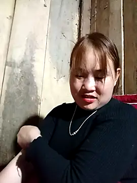 Snapshot of -myaa- chatting on December 22, 2025, 2:39 pm -myaa- online show from December 22, 2025, 2:39 pm