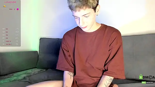 Snapshot of colestorm_ chatting on December 17, 2025, 6:35 pm colestorm online show from December 17, 2025, 6:35 pm