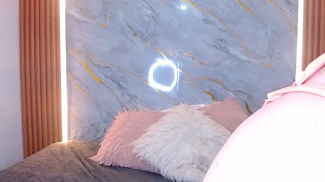 rebecagoldene online show from March 30, 2026, 8:38 am