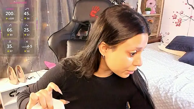 Nicole Pars online show from December 18, 2025, 7:24 am