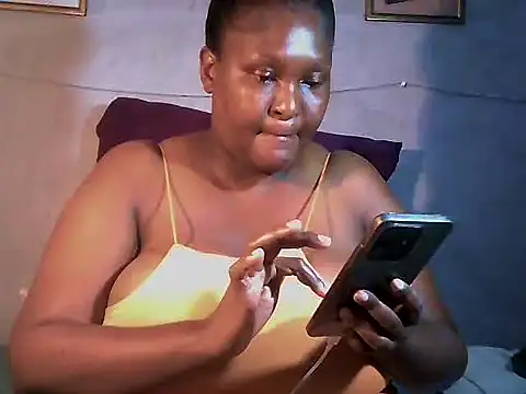Snapshot of sweetmilkylady chatting on April 25, 2026, 9:45 pm sweetmilkylady online show from April 25, 2026, 9:45 pm