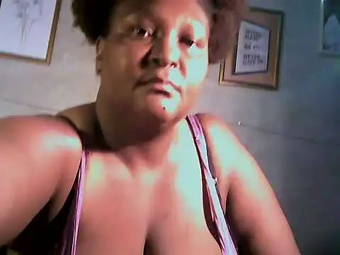 Snapshot of sweetmilkylady chatting on April 14, 2026, 2:49 am sweetmilkylady online show from April 14, 2026, 2:49 am