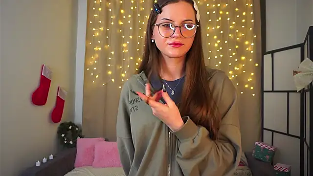 KathiGulston online show from December 17, 2025, 8:36 pm