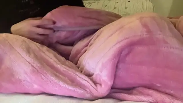 Snapshot of ijustturned18today chatting on February 4, 2026, 8:26 pm ijustturned18today online show from February 4, 2026, 8:26 pm