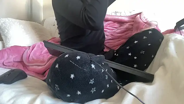 Snapshot of ijustturned18today chatting on February 14, 2026, 9:31 am ijustturned18today online show from February 14, 2026, 9:31 am