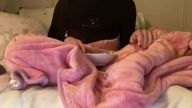 Snapshot of ijustturned18today chatting on February 10, 2026, 8:08 pm ijustturned18today online show from February 10, 2026, 8:08 pm