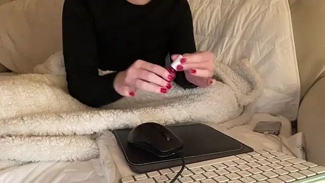 Snapshot of ijustturned18today chatting on January 5, 2026, 5:27 pm ijustturned18today online show from January 5, 2026, 5:27 pm