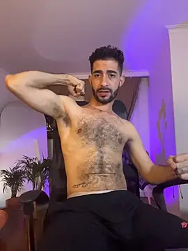 Snapshot of _YOURHERO chatting on February 22, 2026, 12:35 am YOURHERO online show from February 22, 2026, 12:35 am