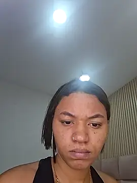 AriadnaLoren online show from June 7, 2026, 1:22 am