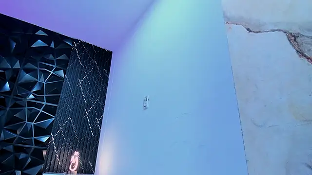 AriadnaLoren online show from March 13, 2026, 4:06 am