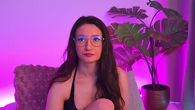 Snapshot of TheaMalekoo chatting on March 22, 2026, 7:54 am TheaMalekoo online show from March 22, 2026, 7:54 am