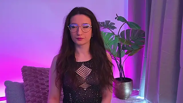 Snapshot of TheaMalekoo chatting on March 13, 2026, 7:35 am TheaMalekoo online show from March 13, 2026, 7:35 am