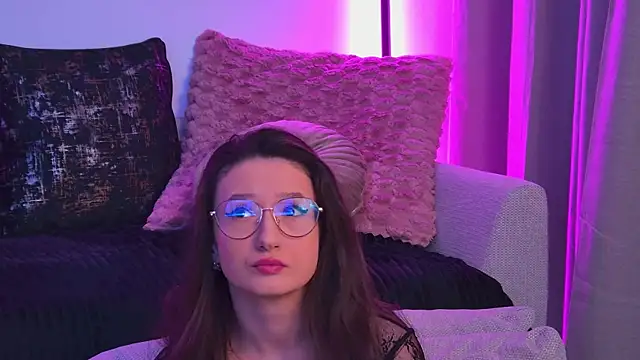 Snapshot of TheaMalekoo chatting on March 3, 2026, 7:48 am TheaMalekoo online show from March 3, 2026, 7:48 am