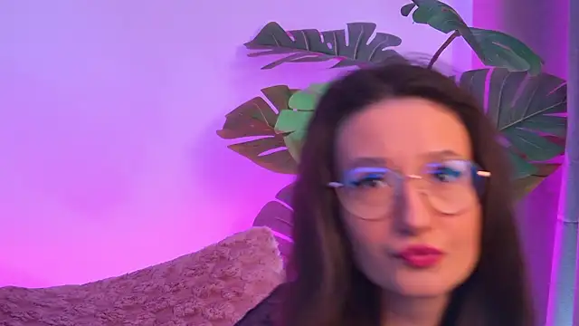 Snapshot of TheaMalekoo chatting on March 14, 2026, 7:36 am TheaMalekoo online show from March 14, 2026, 7:36 am