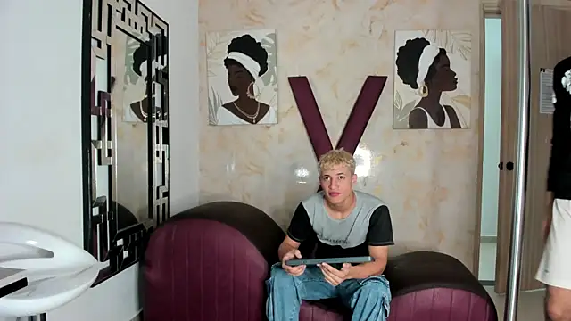 Snapshot of YOUNG_GUYS1 chatting on April 3, 2026, 1:17 pm YOUNG GUYS1 online show from April 3, 2026, 1:17 pm