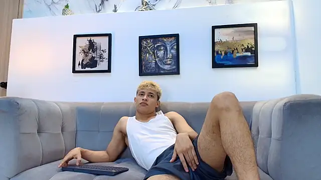 Snapshot of YOUNG_GUYS1 chatting on April 16, 2026, 7:20 am YOUNG GUYS1 online show from April 16, 2026, 7:20 am