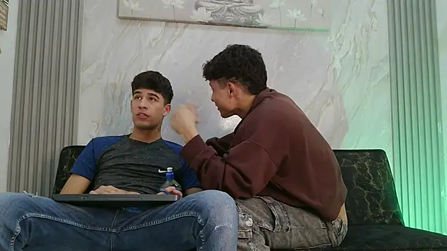 Snapshot of YOUNG_GUYS1 chatting on May 19, 2026, 7:37 am YOUNG GUYS1 online show from May 19, 2026, 7:37 am