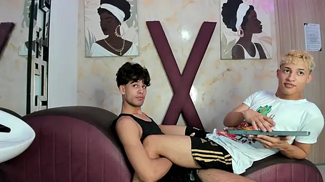 Snapshot of YOUNG_GUYS1 chatting on April 7, 2026, 7:10 am YOUNG GUYS1 online show from April 7, 2026, 7:10 am