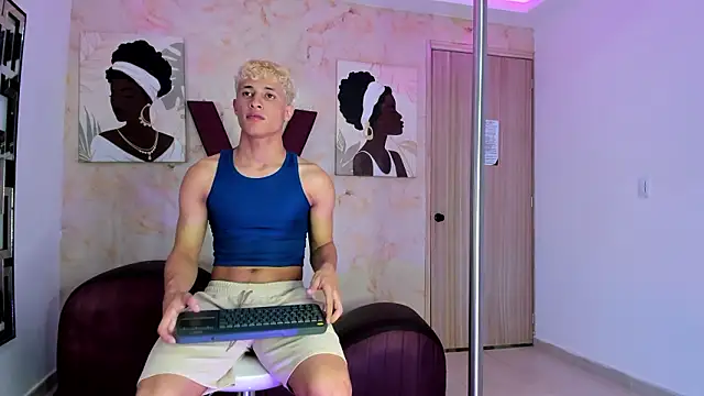 Snapshot of YOUNG_GUYS1 chatting on March 28, 2026, 7:53 am YOUNG GUYS1 online show from March 28, 2026, 7:53 am