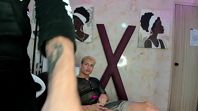 Snapshot of YOUNG_GUYS1 chatting on April 11, 2026, 7:27 am YOUNG GUYS1 online show from April 11, 2026, 7:27 am