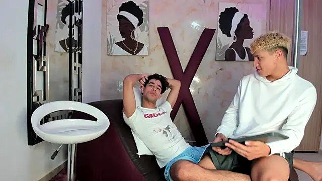 Snapshot of YOUNG_GUYS1 chatting on April 14, 2026, 7:24 am YOUNG GUYS1 online show from April 14, 2026, 7:24 am