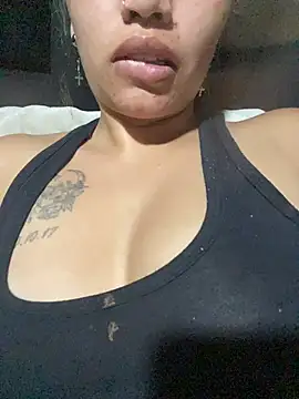 liliymike19 online show from January 7, 2026, 3:33 am