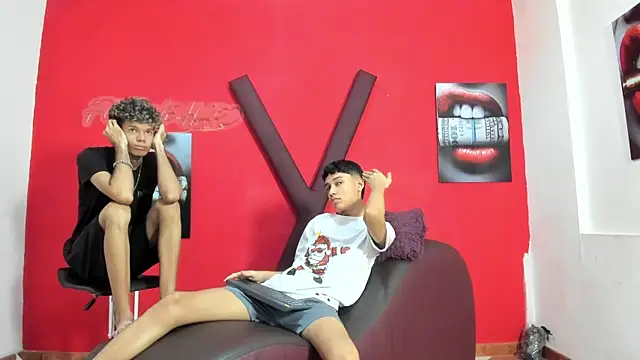 HORNY PRETTY online show from May 9, 2026, 4:32 pm
