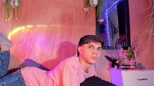 DeeQuinn Blaze online show from December 20, 2025, 8:44 pm