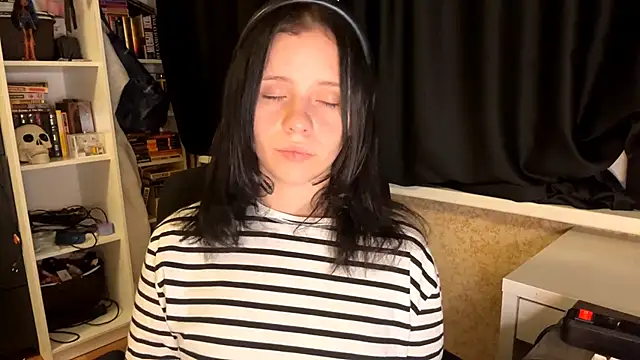 Snapshot of Eva_blo0m chatting on January 11, 2026, 6:53 am Eva blo0m online show from January 11, 2026, 6:53 am