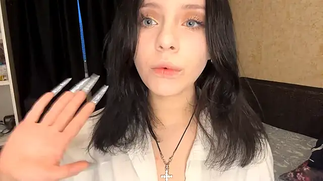 Snapshot of Eva_blo0m chatting on January 6, 2026, 6:28 am Eva blo0m online show from January 6, 2026, 6:28 am