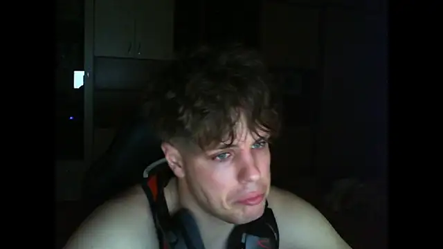 Snapshot of GymGuy0505 chatting on December 16, 2025, 10:47 pm GymGuy0505 online show from December 16, 2025, 10:47 pm