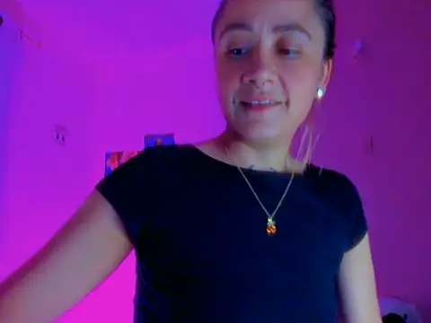 Snapshot of Gabrielabunny1 chatting on June 10, 2026, 2:13 am Gabrielabunny1 online show from June 10, 2026, 2:13 am